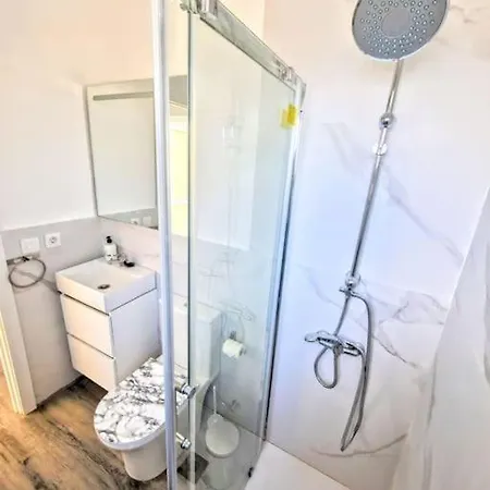 Atico Moderno Cerca De La Playa Apartman